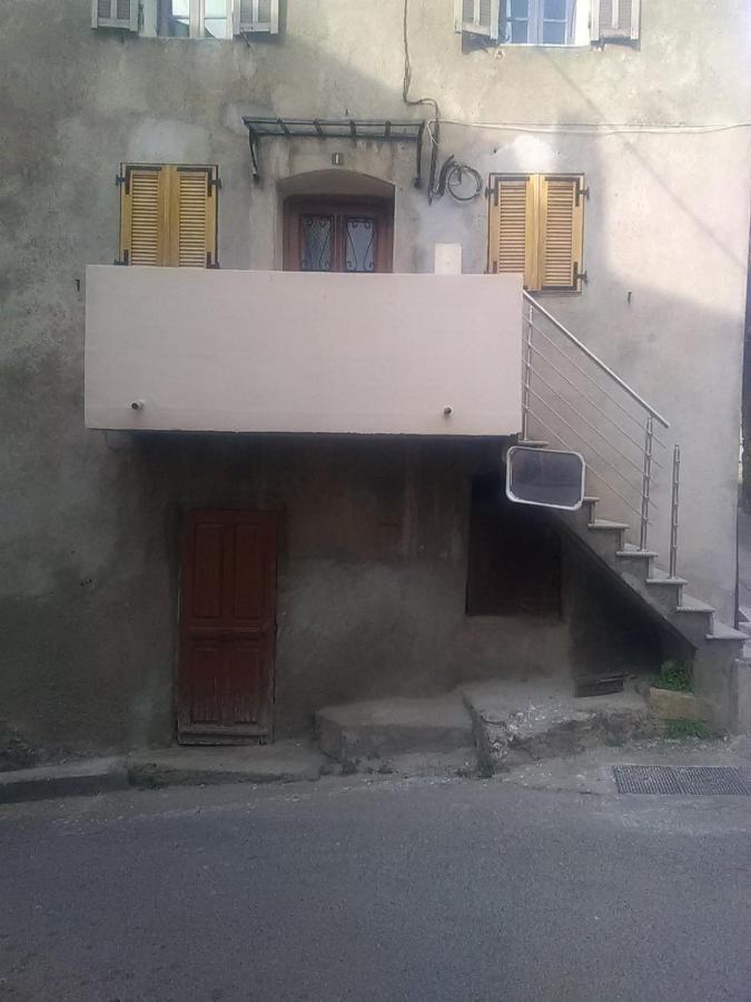 Charmant Petit Studio Proche Depart Gr20 Calenzana Exteriér fotografie